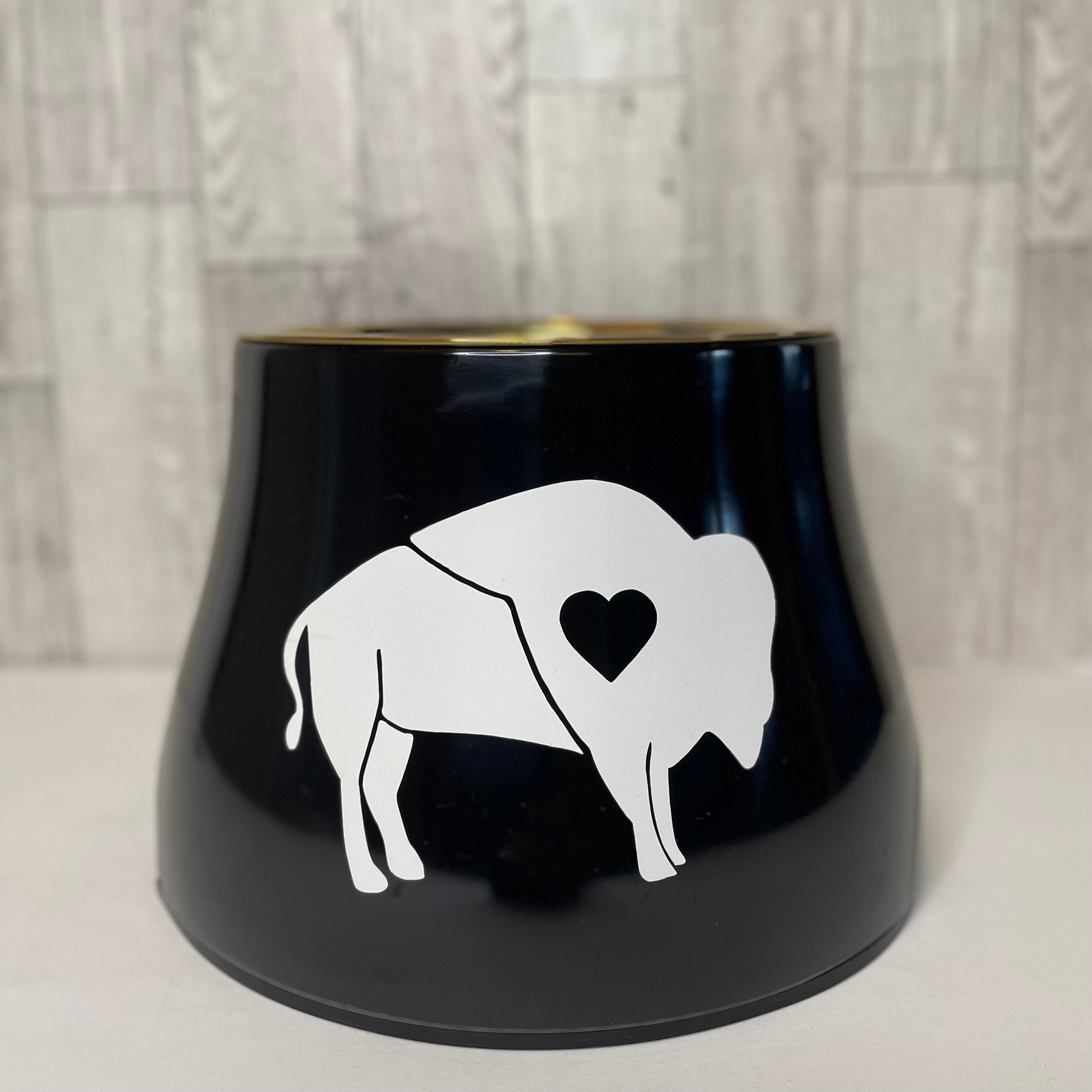 http://loveandpawsper.com/cdn/shop/files/BuffaloWhiteBlack02.jpg?v=1694710754